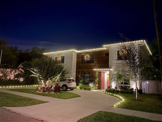 modern-luxury-christmas-light-installation-scaled.jpeg.webp__PID:cb2ea7c1-f9ea-4bd1-a012-3aa83969ffaf